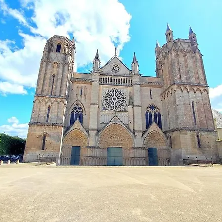 Le Cathedrale,t3 En Plein Centre De Lägenhet