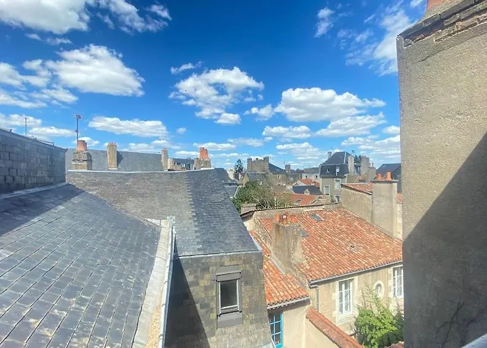 Lägenhet Le Cathedrale,t3 En Plein Centre De Poitiers